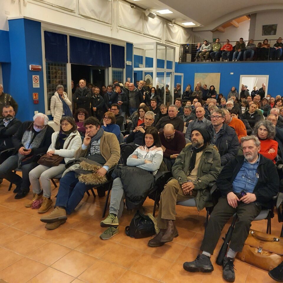 L'assemblea contro l'acciaieria cvicono la Laguna di MArano del 1 Marzo a Villa Dora a San Giorgio di Nogaro